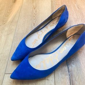 Blue pointed Flats
